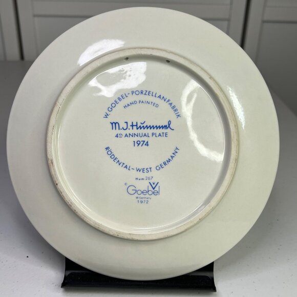 M.J. Hummel 1974 Annual Plate Goose Girl By Goebel 7.5" Decorative Collectible - Picture 3 of 8